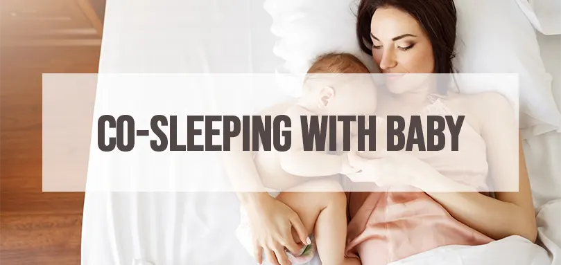 Image en vedette pour Co-sleeping with a baby (Dormir ensemble avec un bébé).