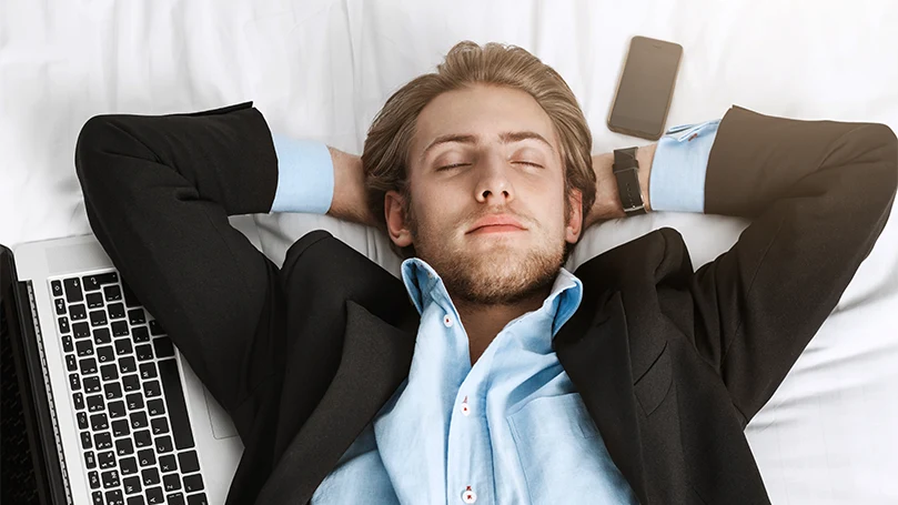 une image d'un jeune homme endormi en 5 minutes