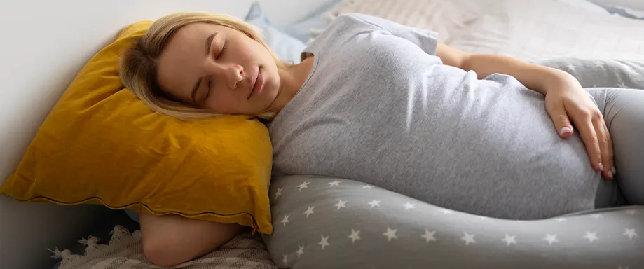 Femme enceinte endormie