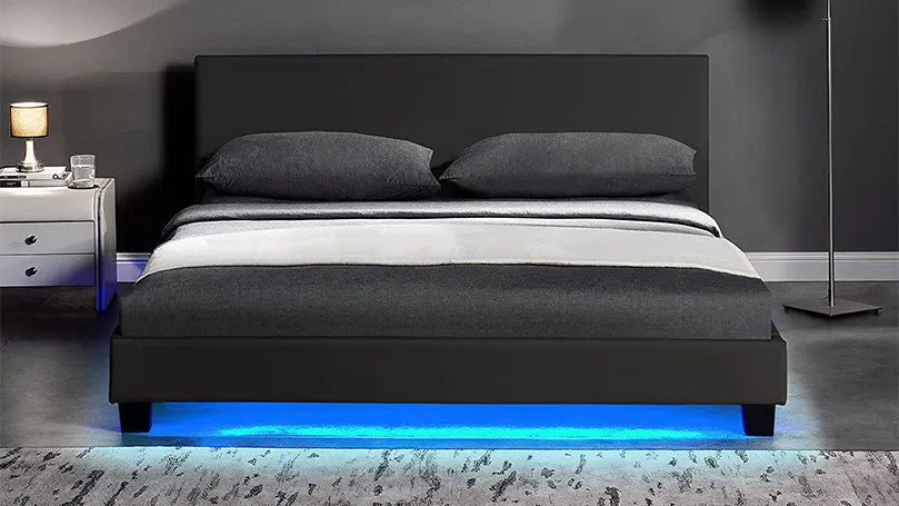 Image d'un lit intelligent avec des lumières.