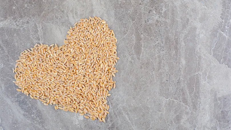 Une image de grains entiers en forme de cœur.