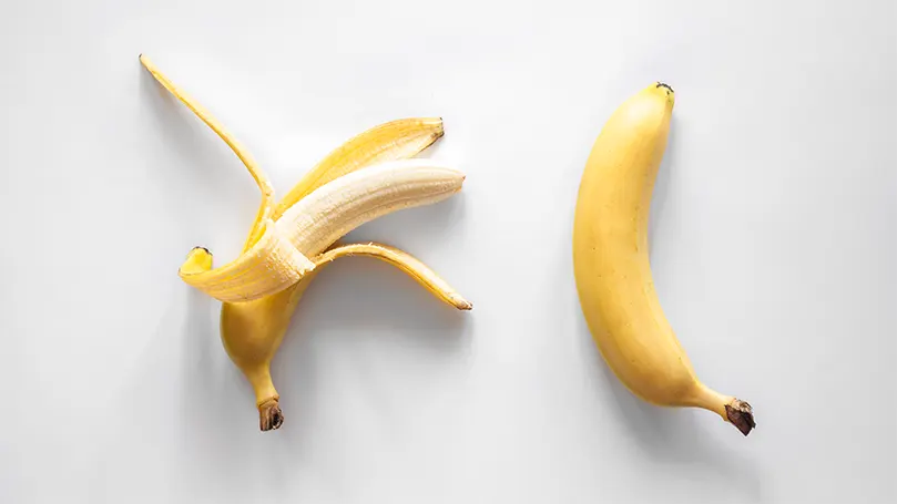 Une image de deux bananes