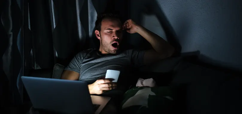 Image en vedette pour Les effets de la technologie moderne sur la qualité du sommeil
